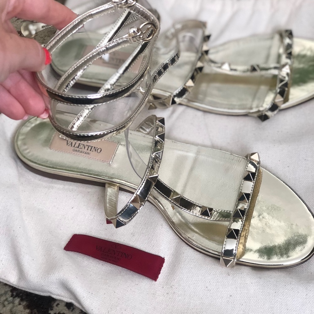 VALENTINO ROCKSTUD GOLD SANDALS